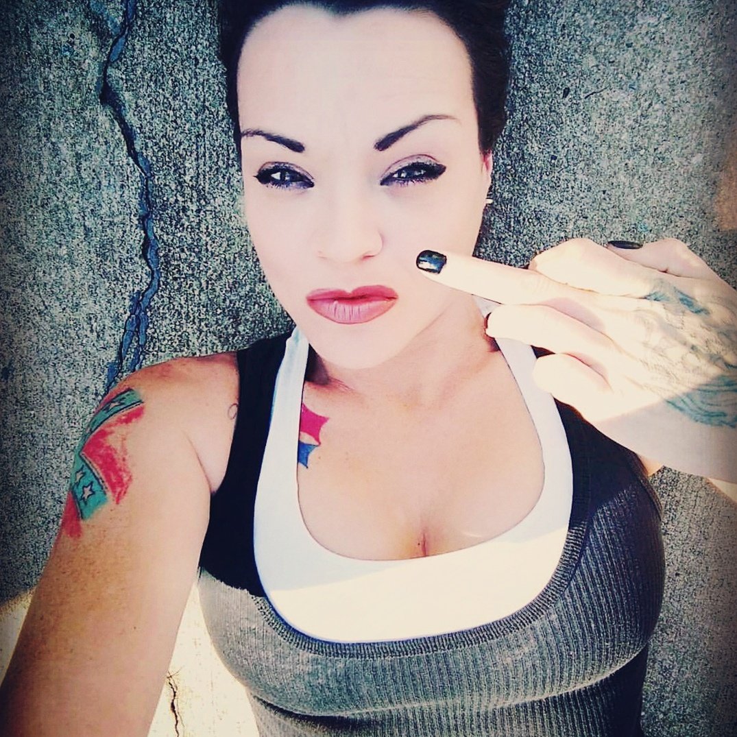 If you can't laugh at yourself, then you suck.I'm a FLORIDA GIRL.Learning who I am. Wake up and live. If it's broke, its suppose to be.If it's funny Post it.