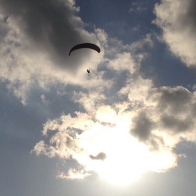 tus_hang_para's profile picture. 週末にハンググライダー、パラグライダーで空を飛ぶサークルです！12大学、総勢100人以上の大きなコミュニティの中で活動しています！大学に入って新しいことを初めたい方、他大の学生と友達になりたい方、自然が大好きな方にはぜひオススメのサークルです！新入生、上級生、葛飾、神楽坂、野田、興味がある方は気軽にDMしてください！