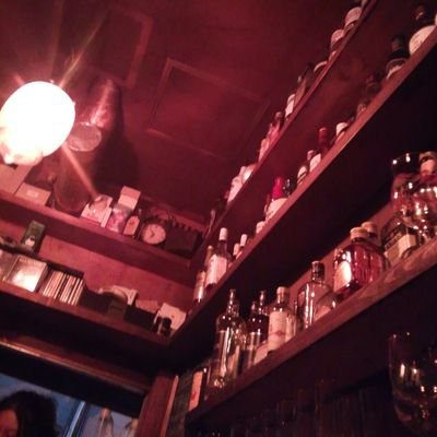 難波千日前道具屋筋近くにあります
洋酒スタンド【DandeLion】です。