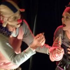 AU Théâtre de l'Essaïon  - les samedis et dimanches 17h30 Macbeth jusqu'au 11 novembre / Othello du 17 novembre au 13 janvier #clown #Shakespeare