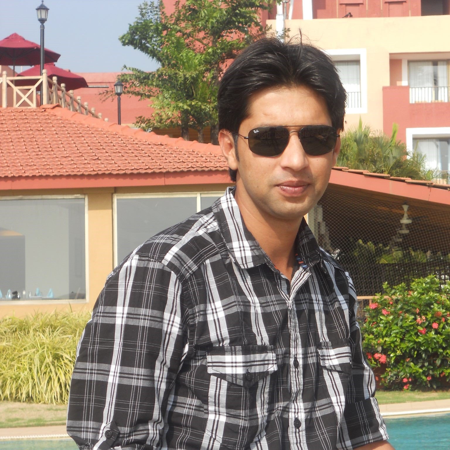 MehtaNavneet's profile picture. @mehta.navneet123