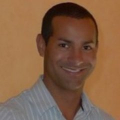 RH depuis 10 ans, au Canada depuis 6, passionné par la cuisine et la photo. HR addicted for 10 years, in Canada for 6, passionate about cooking & photo.