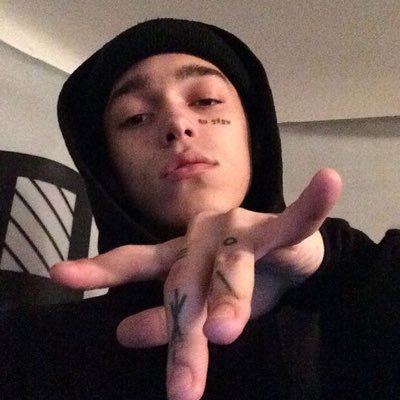 rpwithflynn's profile picture. elle masse mn dos jlui brise les reins