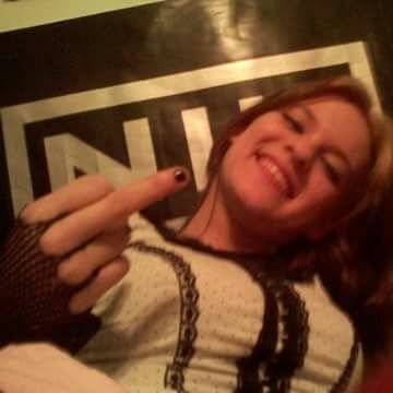 LoveSickKitten8's profile picture.