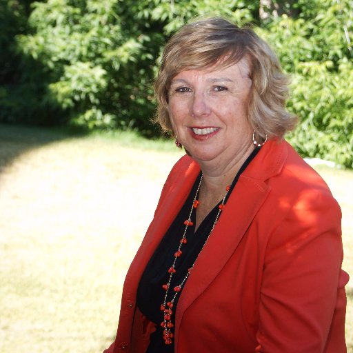 Emz2Momentium's profile picture. CEO and Founder of E=mz2 Inc and Momentium, passionate about sales and learning. Goal - to empower people and companies.