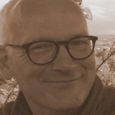 Buchstaben werden zu Wörtern, Wörter zu Sätzen, Sätze zu einem Buch.
Darius Dreiblum - Autor ***** E-Mail: darius.dreiblum@gmail.com *****