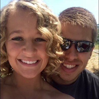 s_record12's profile picture. 