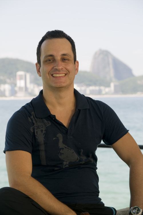 Jornalista, escritor, produtor, pesquisador e crítico musical. http://t.co/oc5nmaQuEJ