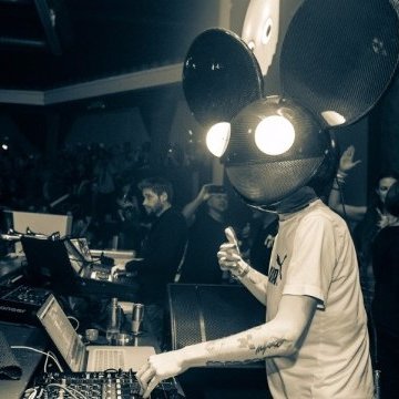 BenHatesNuts's profile picture. 