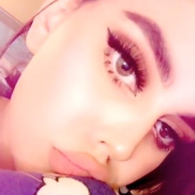 إن الله وملائكته يصلون على النبي يا أيها الذين أمنوا صلوا عليه وسلموا تسليما