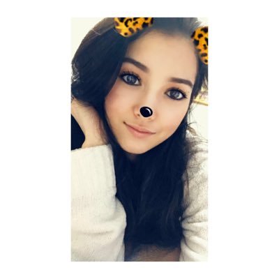 Brazilian girl living in Japan 🎌 Japan,Shizuoka. 16years 🐶 Love fashion ❤️ I want to be model📸 Make up👄 O Seu sorriso me deu onda😍❤️ @PatrickAkira15