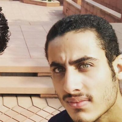 مقاوم عراقي ضد كل ظالم وفاسد يسقط كل السياسيين العراقيين بشيعتهم وسنتهم اصحاب العمائم و اصحاب البدلات يسقط كل الخونة يحيا الحشد المقدس