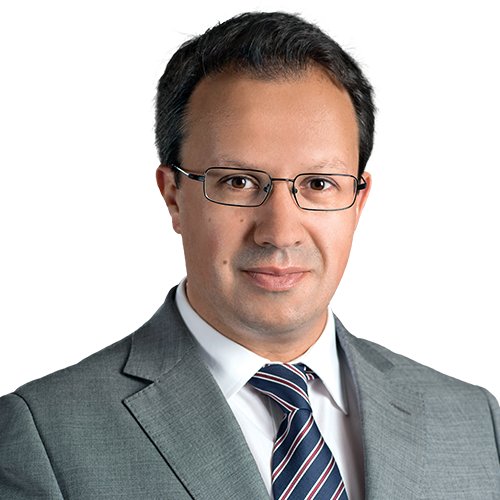 O meu nome é Alexandre Almeida e sou candidato a Presidente da Câmara Municipal de Paredes. Sou também economista, consultor de empresas e ROC.