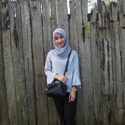 ririisafitri's profile picture. 