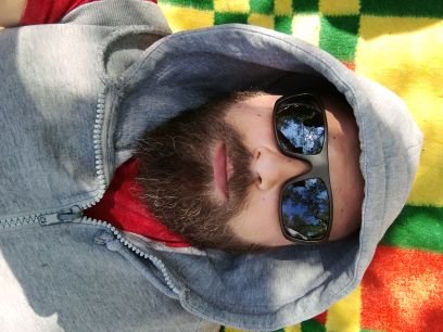 tjenu32's profile picture. 