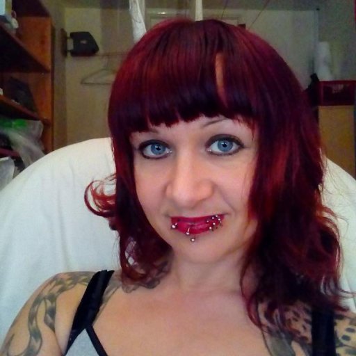 Crazy vegan, loves cats, (I have 12), alcohol, partying and Notts County!