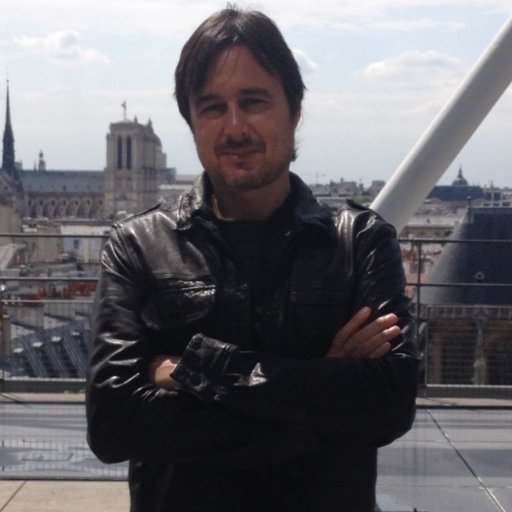 Empresario. Urbanista. Analista político. Activista. A veces prof. de Dcho Constitucional. #OtraLeyElectoral #StandWithUkraine #StandWithIsrael