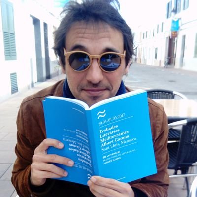 Politeista i daltònic. Treballo a @IRLlull promovent la literatura i el pensament en català a l’estranger.