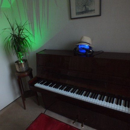 I'am just a random Pianist player who wants to share his passion.