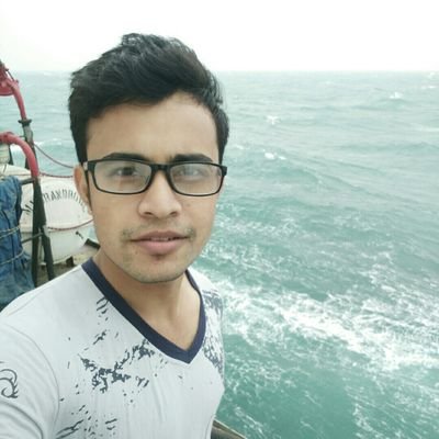 Marine Engineer, Traveller...
Loves to see the world....