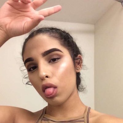 cynthiaaa_18's profile picture. Just another lil bean from Texas • UT21
