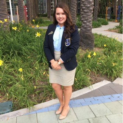 Kentucky DECA VP of Membership | Graves Co. High School DECA President | If your dreams don't scare you, they aren't big enough | @juliannasims_