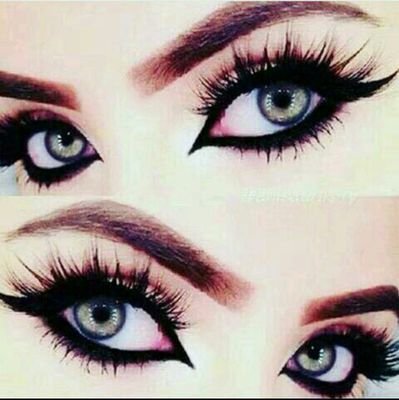 ‏‏‏إنتـظار و قليل من الوجع ، أتفقد هـآتفي 
في كل لحظة و أنظر إليـه كلمـآ اهتز .. 💭
لعلـهآ مكالـمةاو رسـآله منك 💛