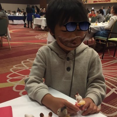 Tomoya 死んだ魚の顔をしながら寝てる人の顔を見て笑いをこらえる人の顔につられて笑ってしまった Tomoya 死んだ魚の顔をしながら寝てる人の顔を見て笑いをこらえる人の顔につられて笑ってしまった