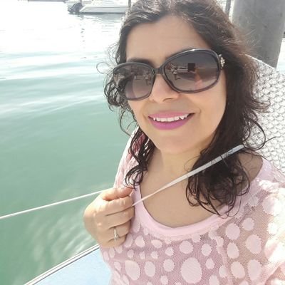 Mom, IT professional, aspiring traveller, happy to be free and kicking