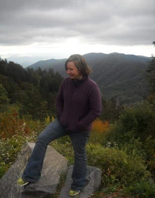 I am a mom, movie-quoter, DIY-er, tree-hugger, gardener, and solver of puzzles. And I Drupal.