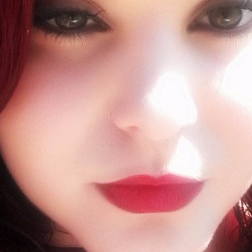 Novelista. Luchadora y defensora de los derechos
Dominatrix, amante del BDSM
Estudiante de Caracterización así como de Entomología y otras Ciencias