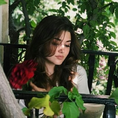 A english fanpage for the beautiful actress Hande Erçel
News,photos,videos and latest updates on Hande💖