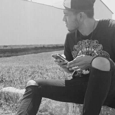 esmerinoneves's profile picture. Cantor e Compositor 🎶🎤

Insta: @igorsousacantor

snap : Iguinho-sl

TUDO NOSSO , NADA DELES 
SEGUE-ME / JUAD💙