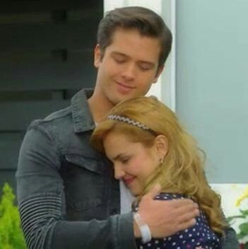 En una relacion😍😘