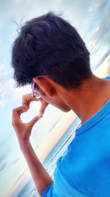 : love to live for traveling🌎🌍🌏
: Thalapathy🔥🔥🔥
: Believing good things will happens one day⚓⚓⚓