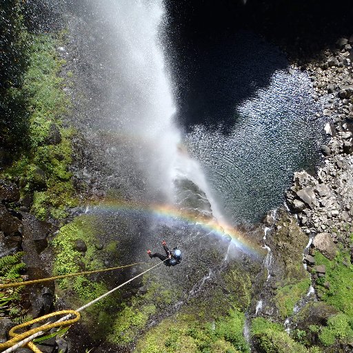 Canyoning et Escalade à la Réunion 
Canyon and rock climbing in Reunion Island but also mountaineering and ice climbing all around the world !