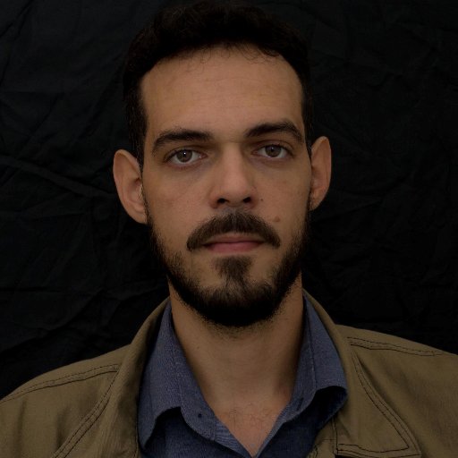 luizdalampada's profile picture. Jornalista, neurótico, paranóico, pessimista, estressado entre outras negativas enumeráveis.