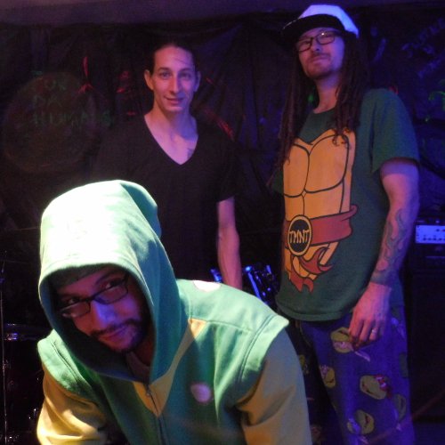 We're a trio of alien space pirates that play weird, heavy, funky, crazy music! Free downloads @ https://t.co/twjPzKcBmz