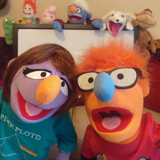 #TheDrunkPuppets (Glenda & Barry) ranting about popular culture and giving terrible advice via livestream!