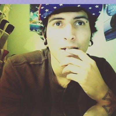 ionlywantass69's profile picture. 100% confused but ill get my life on track soon i have a daughter that i love that got take before she was born and i have a gf that has put me together 😘😍