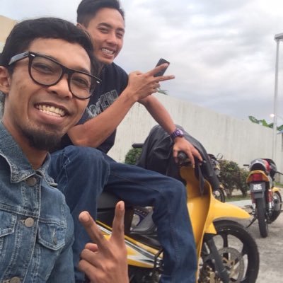SyahmiFrinky's profile picture. I'm just usual   January1995   Selangor                      ID Syahmi_Adik  Insta m.syahmi_ariff