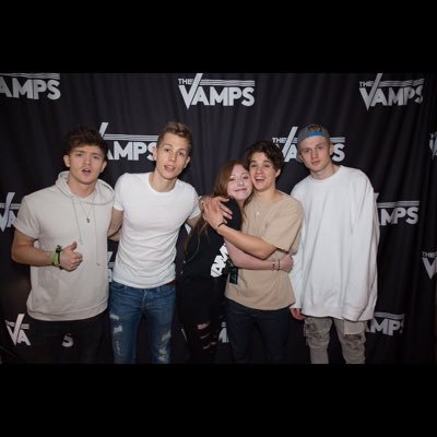 I found a Brad who's in love with a Tris😊Insta~risk.it.all4.tradley☺️💕