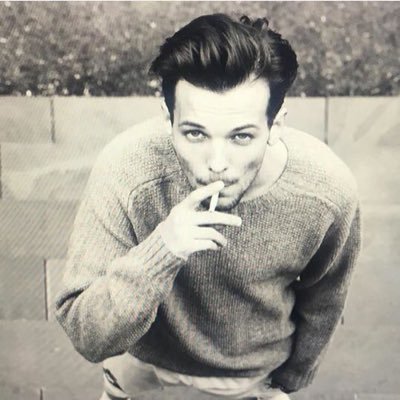 This is a free follow. Follow @allison_colunga and retweet and coment his pinned tweet