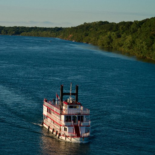 Enjoy the stunning views of the Niagara River and Lake Ontario from one of our 3 spacious decks!