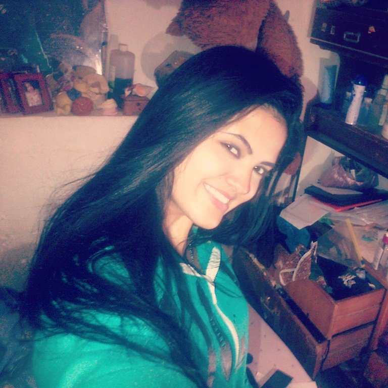 comaira's profile picture. 