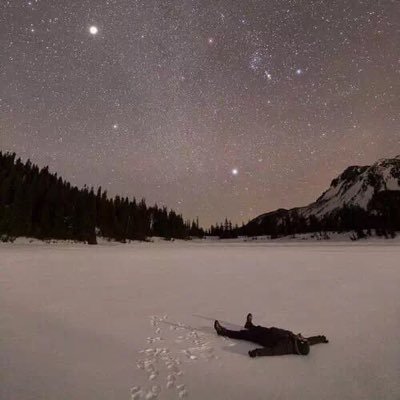 learntolove009's profile picture. 世界上太多的分离不是因为不爱了而是因为累了