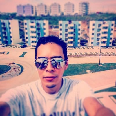 eder_rv's profile picture. Si buscas resultados distintos, no hagas siempre lo mismo. Albert Einstein