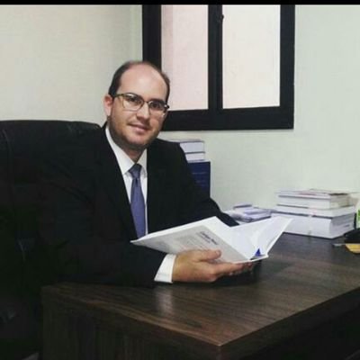 Advogado, Mestre e Graduado em Direito UFC. Professor e pesquisador. Populismo, Bolsonarismo, Crises da Democracia, Política e STF. Botafoguense com orgulho ⭐️