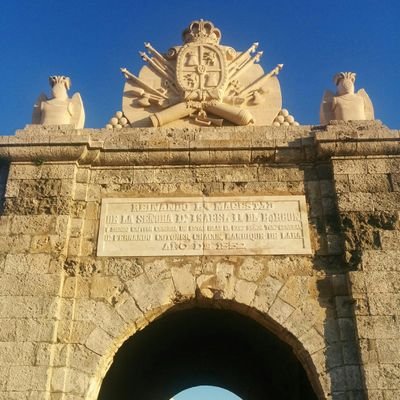 La fortaleza Isabel II de La Mola del Puerto de Mahón se construyó en siglo XIX, en uno de los enclaves más bellos de la isla de Menorca.