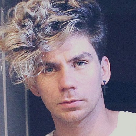 eljuanba_'s profile picture. el melon me da pesadillas, no como animales, escucho voces, no me gusta el chimeniao, no entiendo el mundo, tambien canto, youtube The Juanba